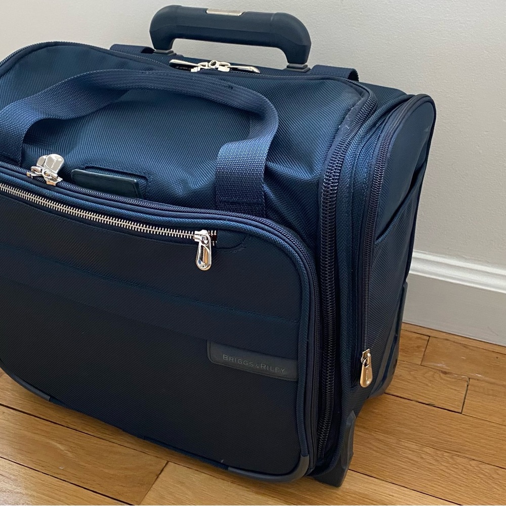 BRIGGS & RILEY BASELINE 13" ROLLING CABIN BAG - NAVY